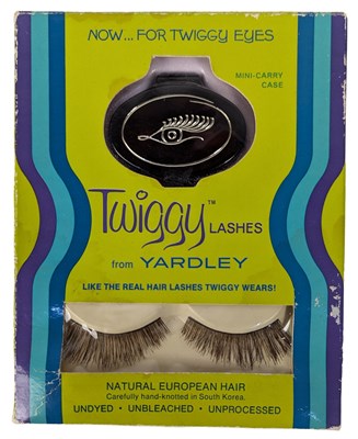 Lot 97 - Twiggy 1967 Yardley Black False Lashes (UK)