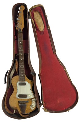 Lot 376 - Johnny ‘Guitar’ Byrne Owned Guitar (Japan)